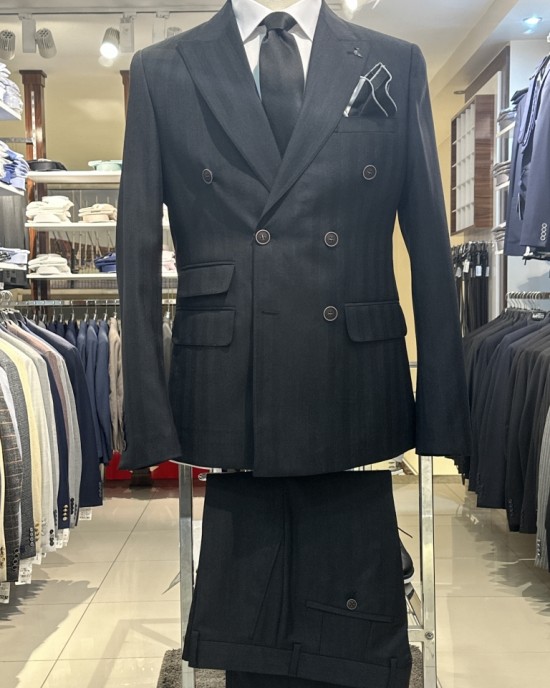İtalyan Stil Kruvaze Çizgili Siyah Kırlangıç Yaka Koton Takım Elbise Siyah